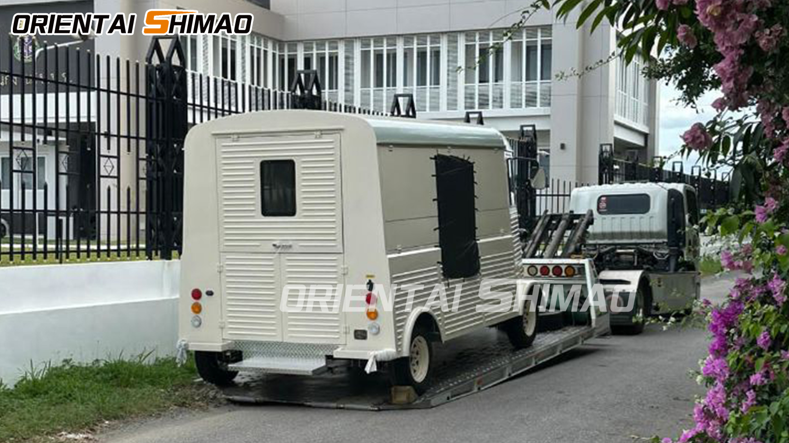Kembalikan foto truk makanan