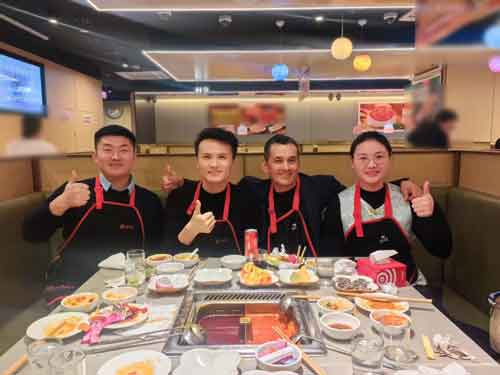 Klien Luar Negeri Mengunjungi Oriental Shimao, Memperkuat Kerjasama Trailer Makanan