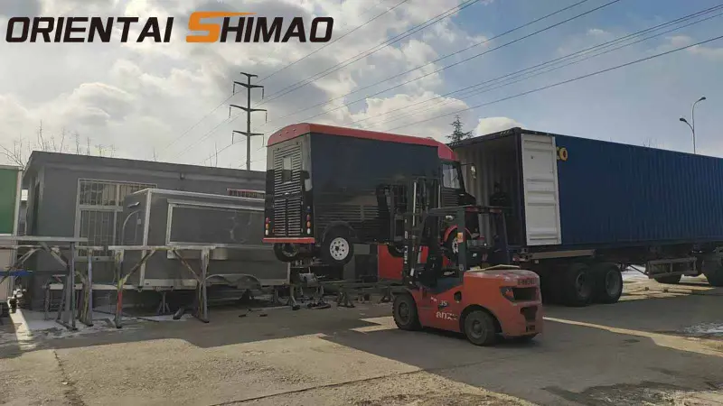 Proses Pemuatan Kontainer Profesional Memastikan Pengiriman Citroen Food Truck Secara Global Aman
