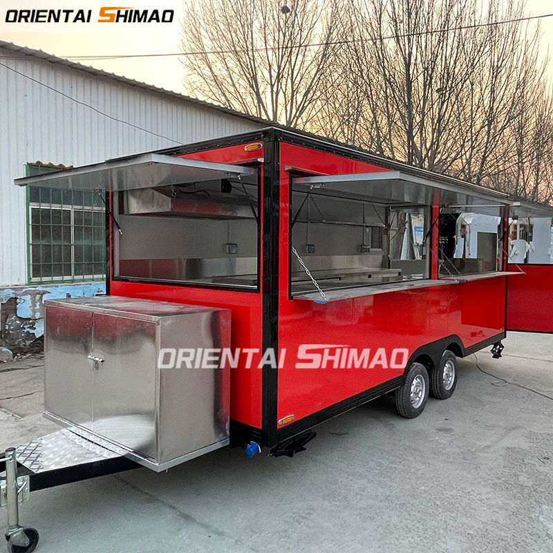 Food Truck Dengan Peralatan Dapur Lengkap