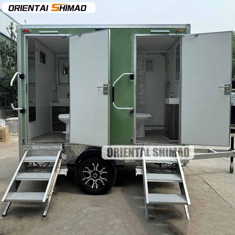 Toilet Bergerak di Luar Ruangan